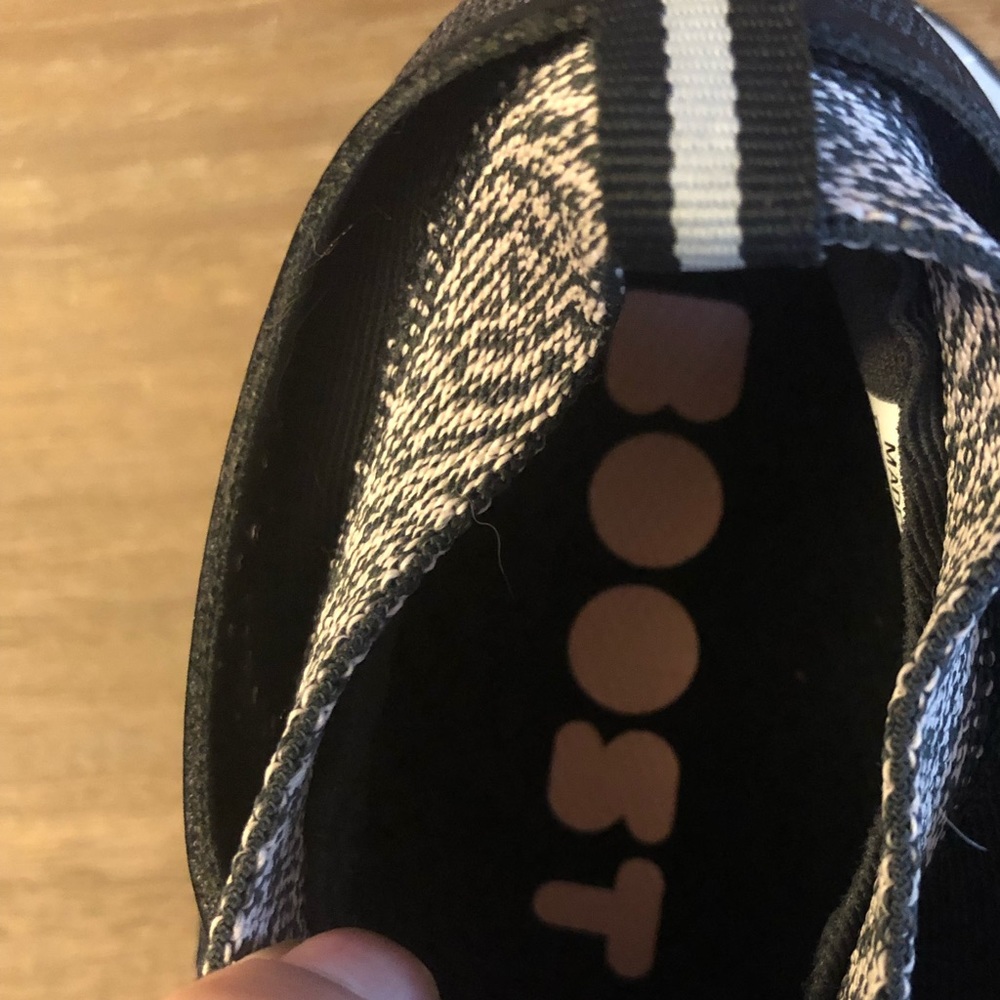 Adidas- Training Boost Sneakers 7 or 7.5 New! - Picture 7 of 8